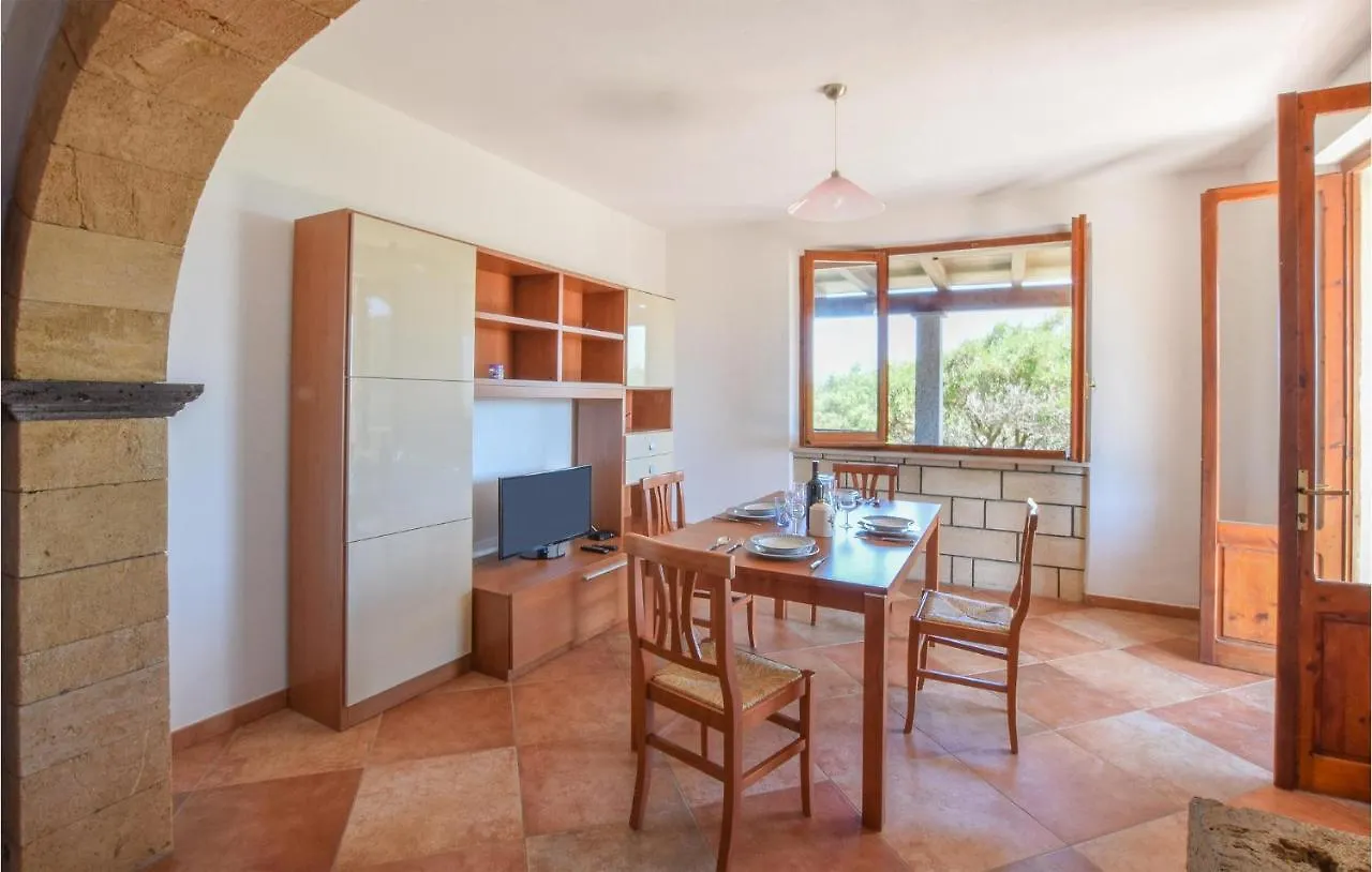 Stunning Apartment In San Vero Milis With Kitchen 意大利